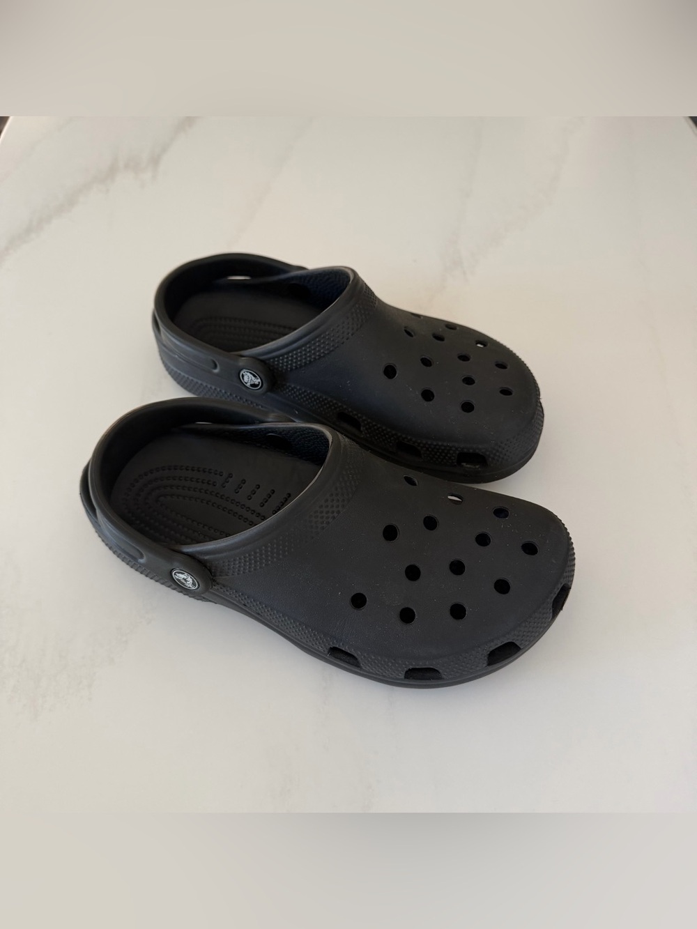 CROCS Black Women’s 9, Men’s 7